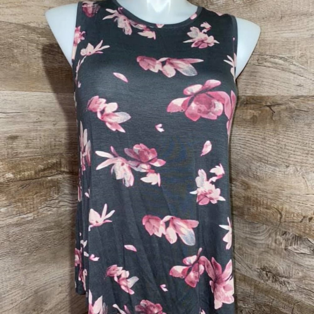 Maurices 24/7 Floral Sleeveless Top NEW